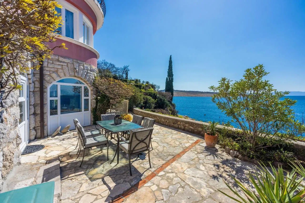 Apartments Villa Dora Kraljevica