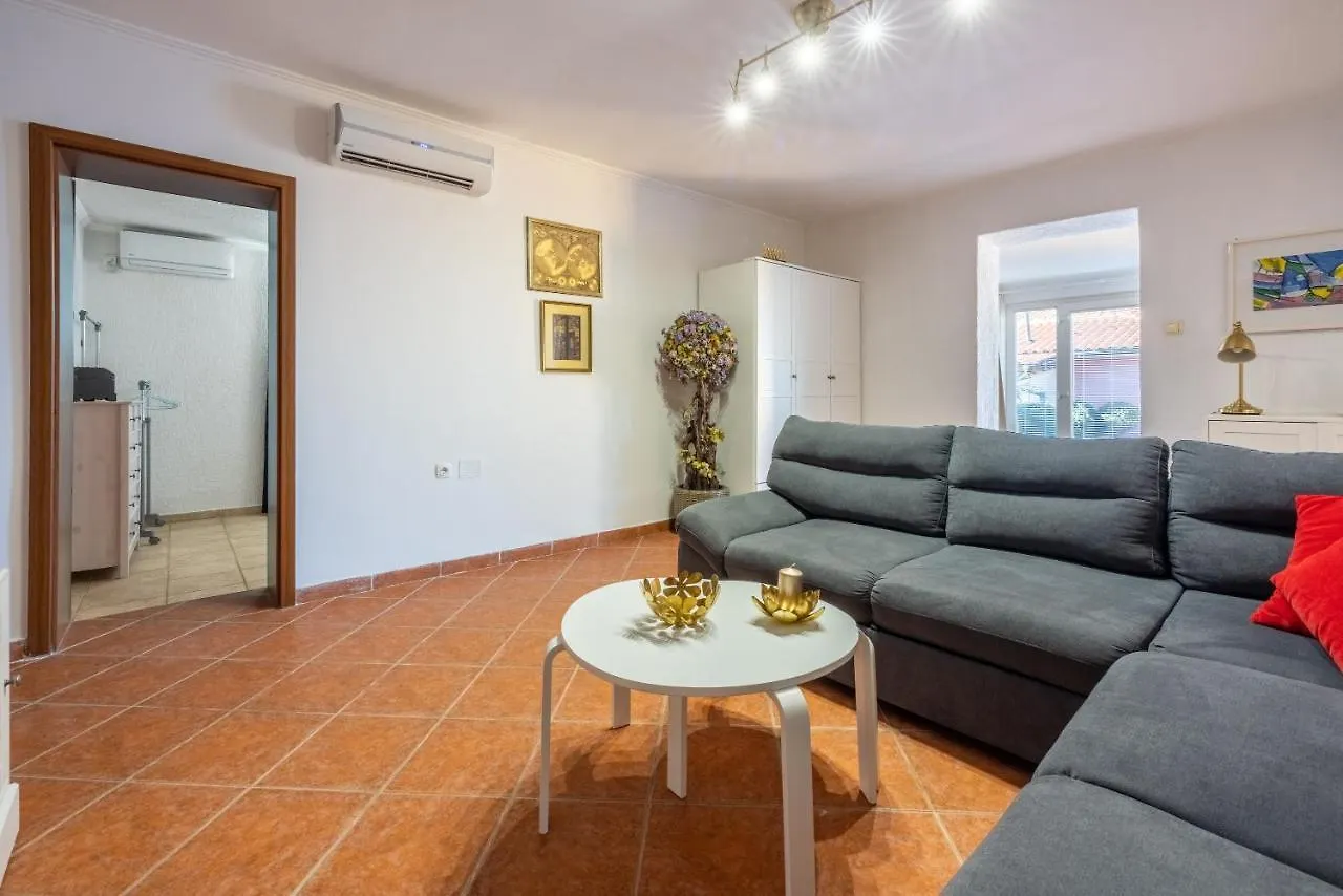 Apartments Villa Dora Kraljevica