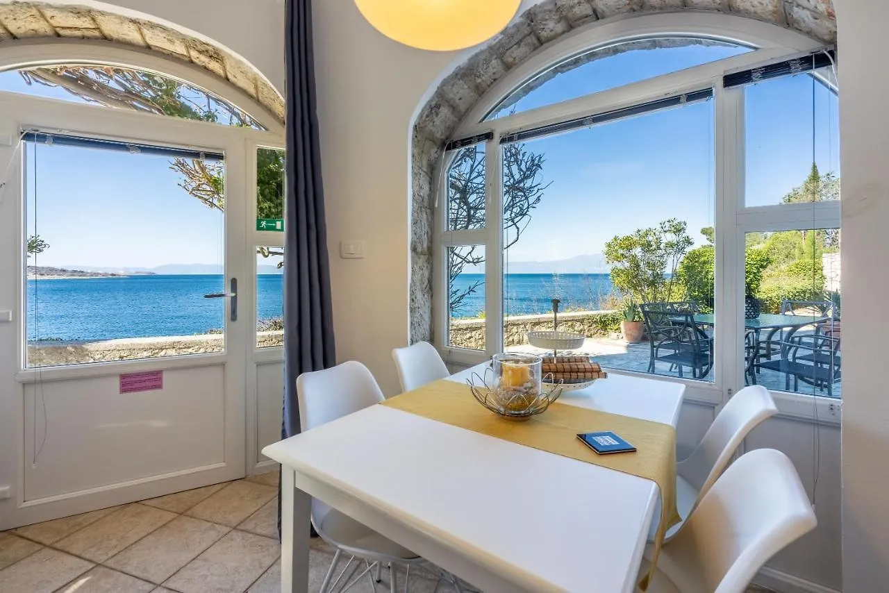 Apartments Villa Dora Kraljevica