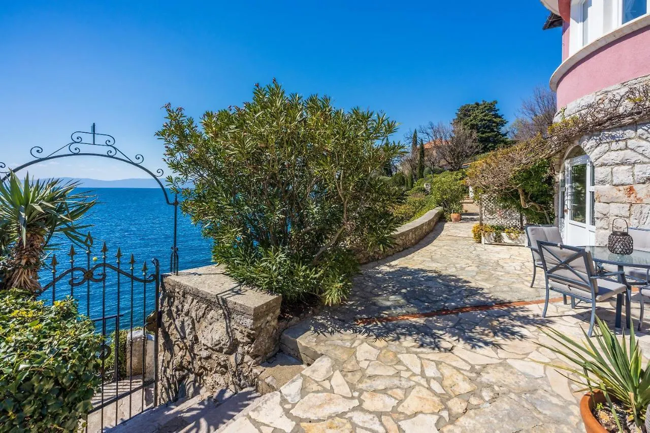 Apartments Villa Dora Kraljevica